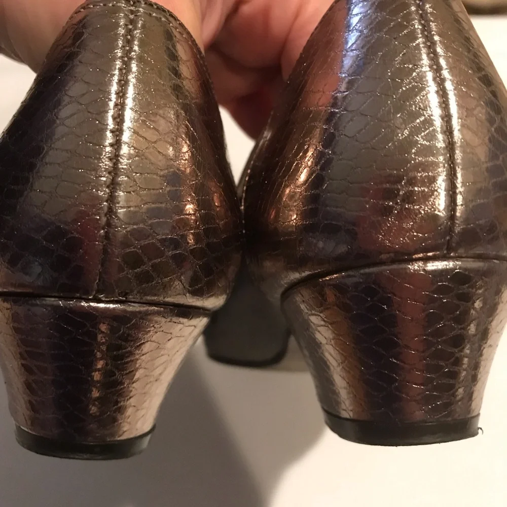Johansen USA vintage metallic bronze 6 embossed tie leather dance shoes